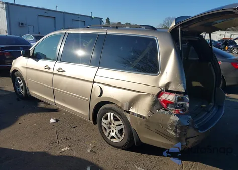2005 Honda Odyssey Touring from USA, damaged, VIN 5FNRL38865B032647